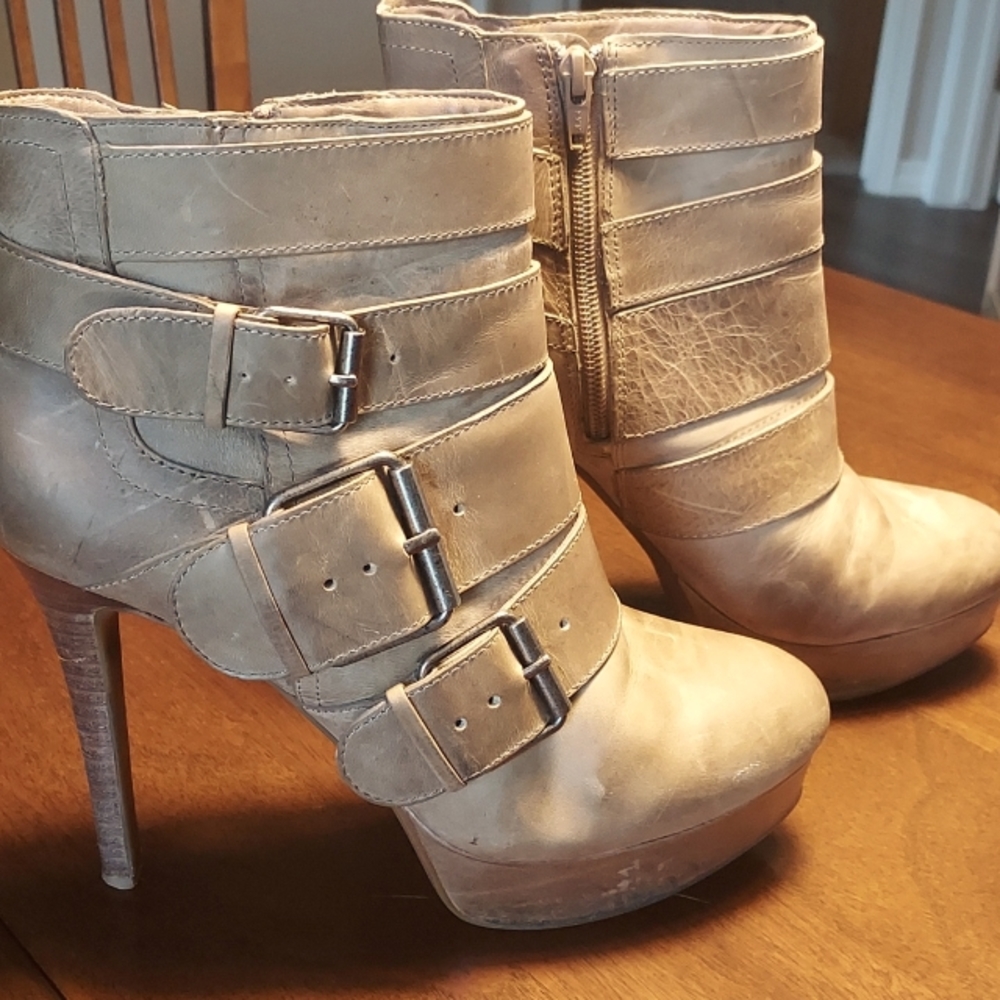Ladies Boots size 8.5